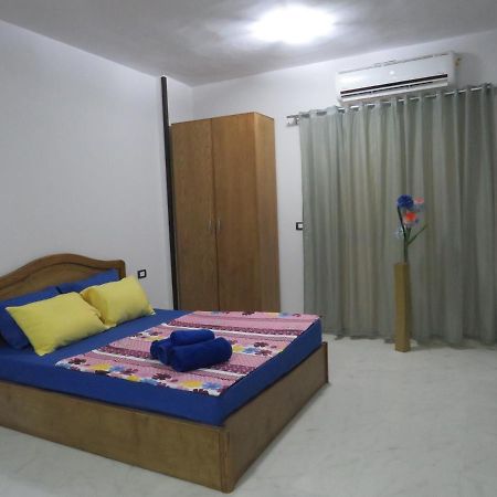 Apartment Taranto Near The Sea Redsealine 후르가다 외부 사진