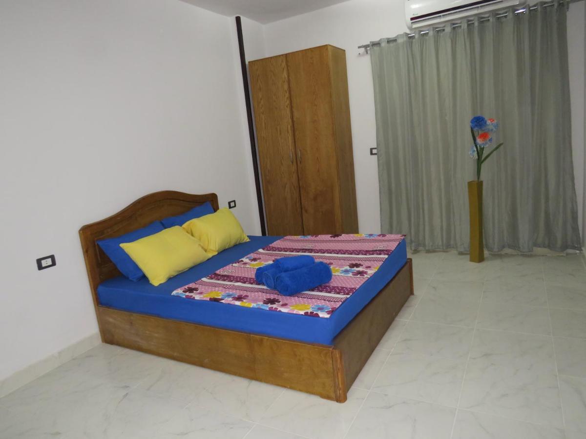 Apartment Taranto Near The Sea Redsealine 후르가다 외부 사진