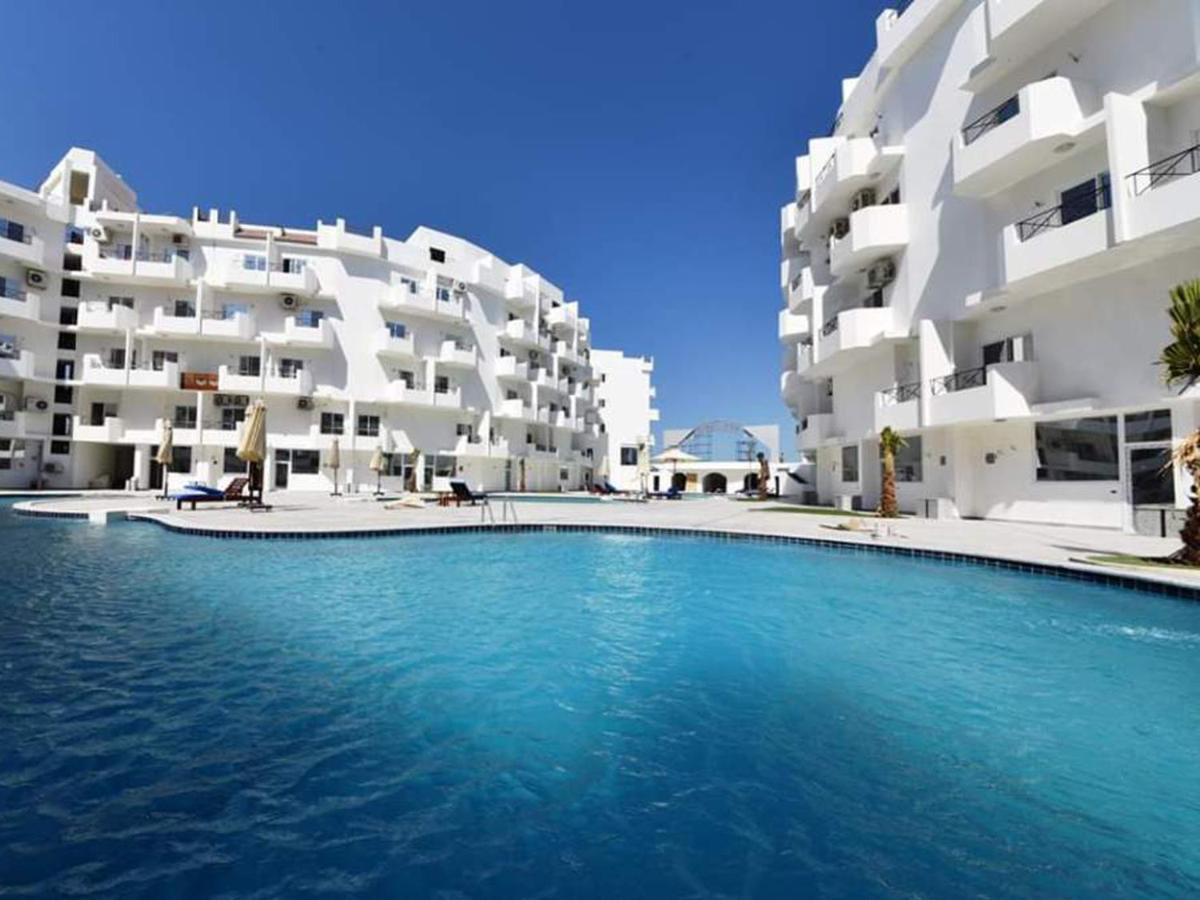 Apartment Taranto Near The Sea Redsealine 후르가다 외부 사진