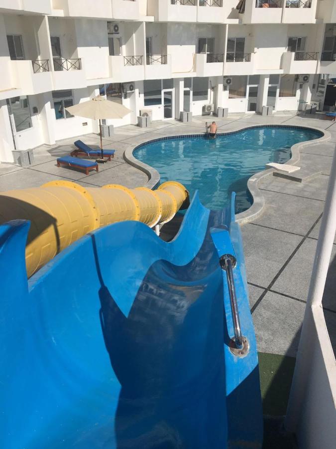 Apartment Taranto Near The Sea Redsealine 후르가다 외부 사진