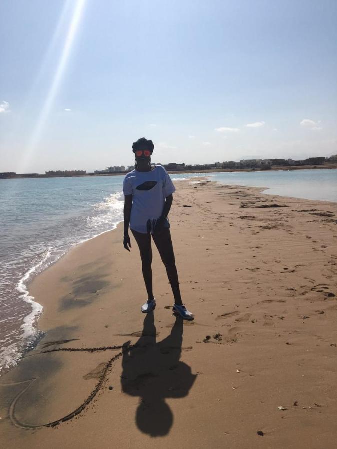 Apartment Taranto Near The Sea Redsealine 후르가다 외부 사진