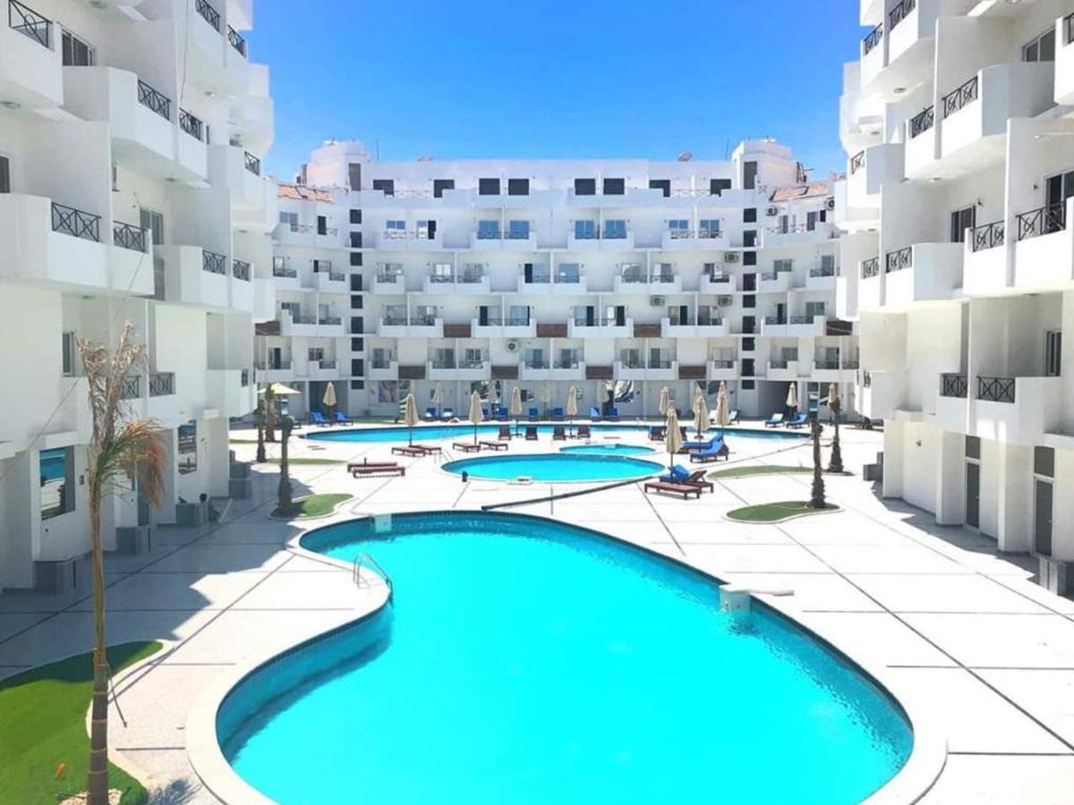 Apartment Taranto Near The Sea Redsealine 후르가다 외부 사진