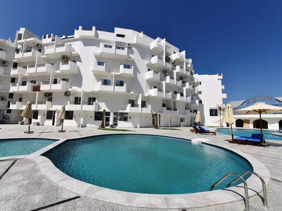 Apartment Taranto Near The Sea Redsealine 후르가다 외부 사진